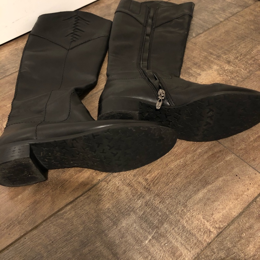 Boots - Picture 2 of 3